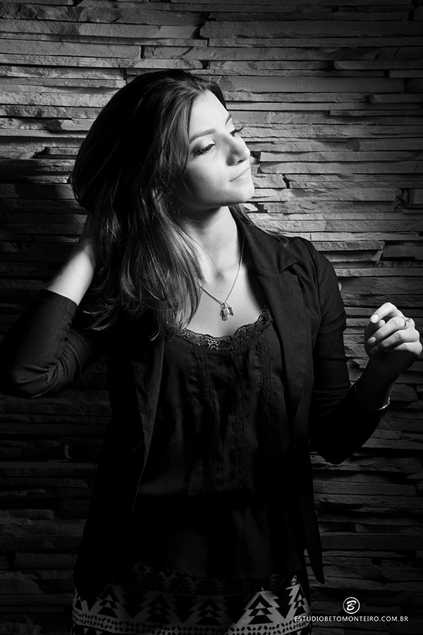 Book fotografico feminino Camila Fortunato Hunika - Curitiba - fotos em estúdio