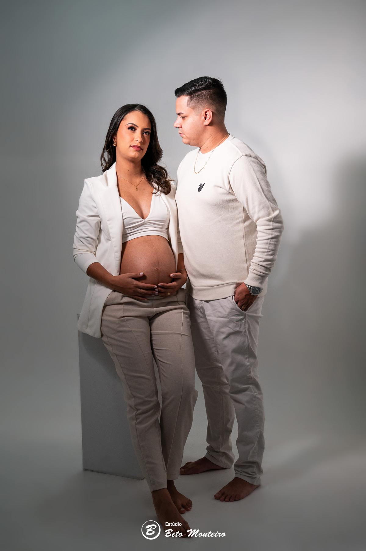 Book Gestante e Família em Curitiba - Book de gestante em estúdio - ensaio de gestante - book em estúdio - sessão fotográfica - Grávida - Gestação - Sessão de gestante - Estúdio Beto Monteiro - Jady - Daniel - Samuel