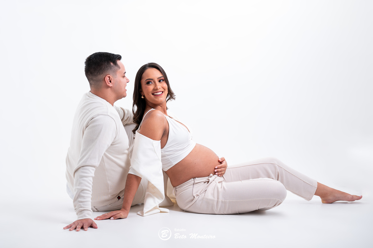 Book Gestante e Família em Curitiba - Book de gestante em estúdio - ensaio de gestante - book em estúdio - sessão fotográfica - Grávida - Gestação - Sessão de gestante - Estúdio Beto Monteiro - Jady - Daniel - Samuel