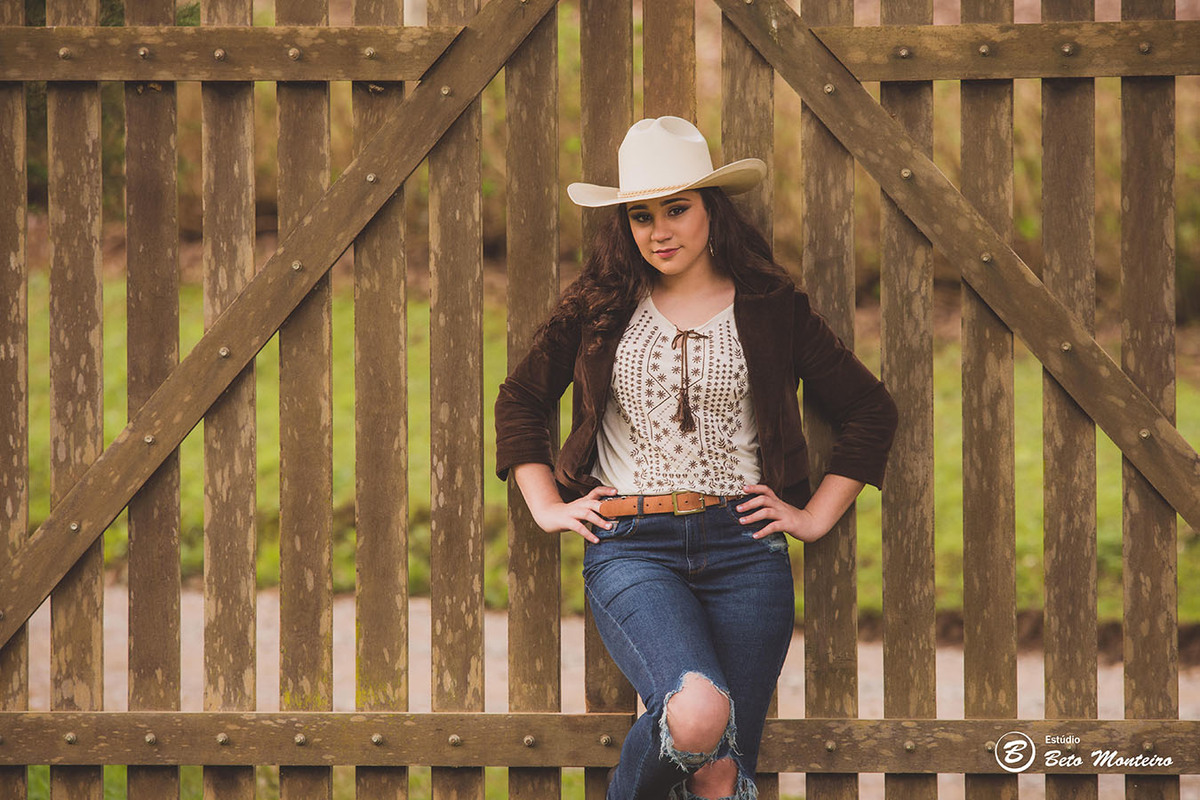 book de fotos - maria eduarda - estúdio e externa - curitiba - campo largo - chacara - country - preto e branco - fotografia - fotografo - estudio beto monteiro