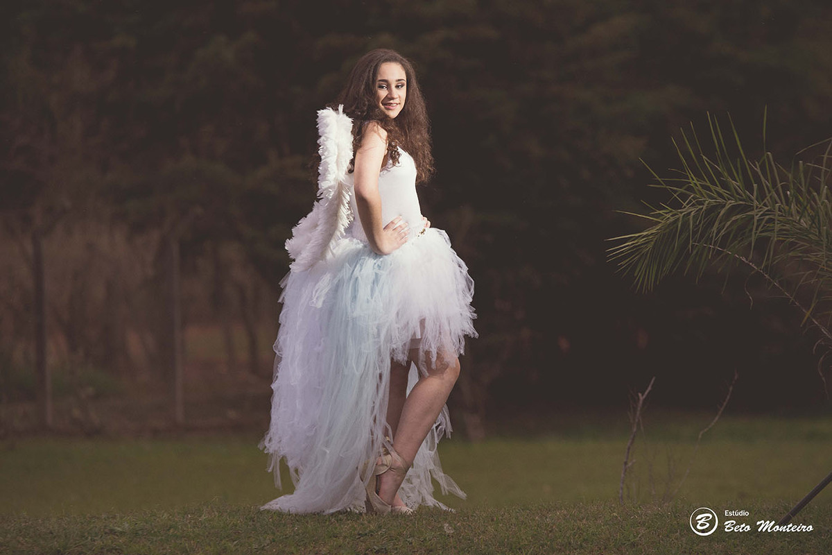 book de fotos - maria eduarda - estúdio e externa - curitiba - campo largo - chacara - country - preto e branco - fotografia - fotografo - estudio beto monteiro fada- asa - saia de tule