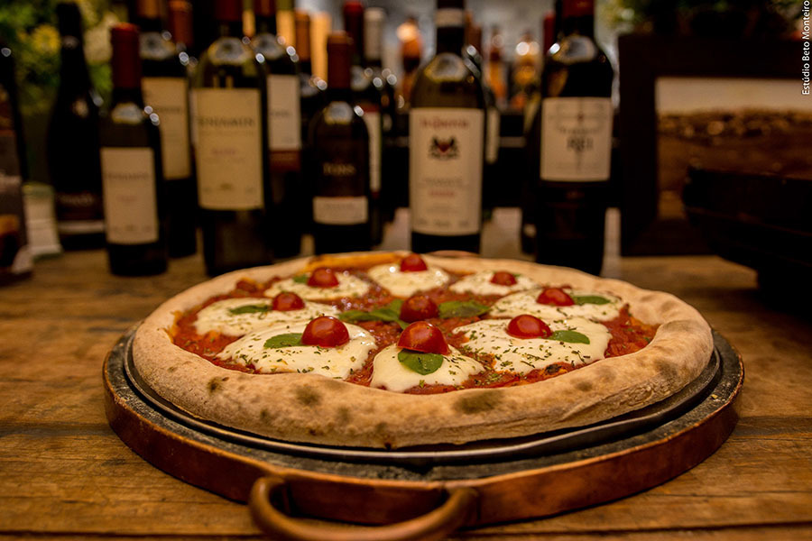 Carmela Pizzeria - fotografia de ambientes - foto de pizza - foto do cardapio - fotografia institucional - estudio beto monteiro - curitiba pr