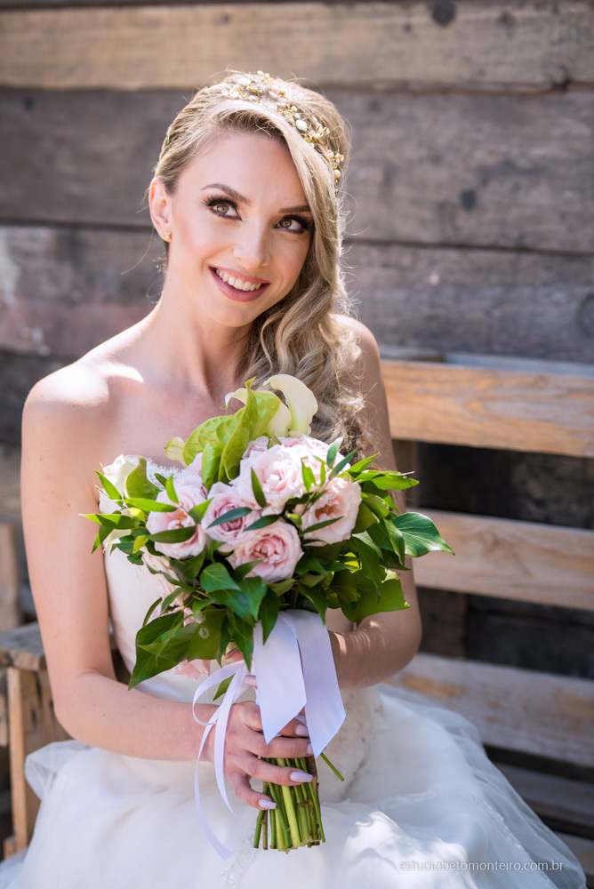 Lucrezia e Stefano fotografia em florenca italia europa - fotografo na europa - casamento europa - casal - noivo - noiva - wedding - estudio beto monteiro - noiva externa buque flores deck 