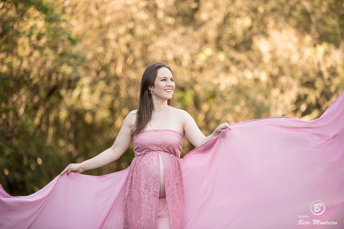 Fran e Ricardo - Book Gestante e Familia em Curitiba - Vestido rosa - Vestido vermelho - véu - Memorial Ucraniano  - Parque Tingui - Fotos ao ar livre - Grávida - Gestação - Estudio Beto Monteiro