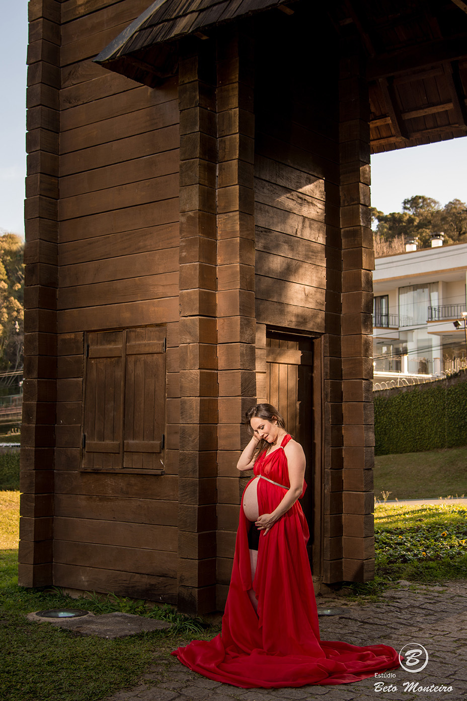 Fran e Ricardo - Book Gestante e Familia em Curitiba - Vestido rosa - Vestido vermelho - véu - Memorial Ucraniano  - Parque Tingui - Fotos ao ar livre - Grávida - Gestação - Estudio Beto Monteiro