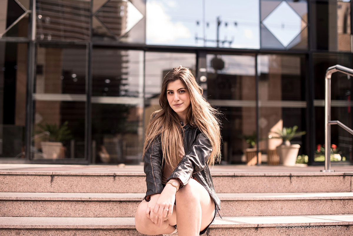 Aniversário de 15 anos - Foto e Filmagem - Debutante - Estúdio Beto Monteiro - Curitiba - fotografo de 15 anos - sessao de fotos - book de fotos - book de 15 anos - fotografo - yasmin muniz - book dos 15 - street - urbano - parque - luzes