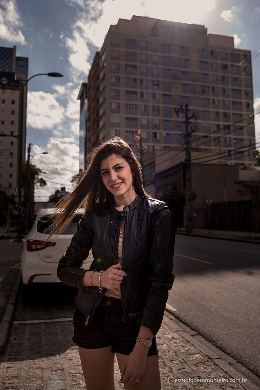 Aniversário de 15 anos - Foto e Filmagem - Debutante - Estúdio Beto Monteiro - Curitiba - fotografo de 15 anos - sessao de fotos - book de fotos - book de 15 anos - fotografo - yasmin muniz - book dos 15 - street - urbano - parque - luzes