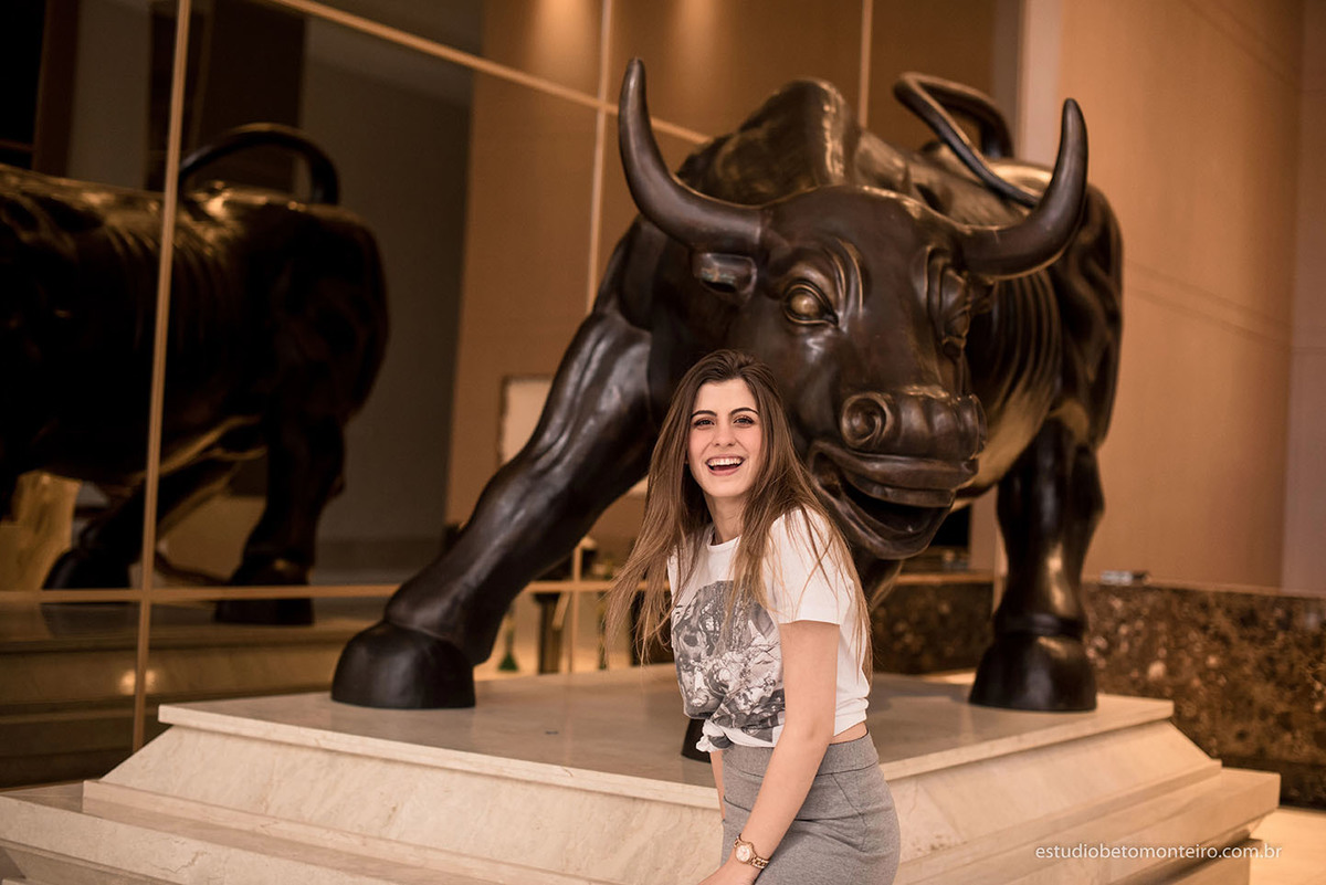 Aniversário de 15 anos - Foto e Filmagem - Debutante - Estúdio Beto Monteiro - Curitiba - fotografo de 15 anos - sessao de fotos - book de fotos - book de 15 anos - fotografo - yasmin muniz - book dos 15 - street - urbano - parque - luzes