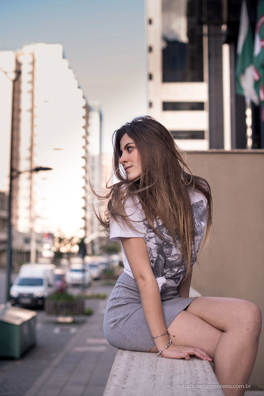 Aniversário de 15 anos - Foto e Filmagem - Debutante - Estúdio Beto Monteiro - Curitiba - fotografo de 15 anos - sessao de fotos - book de fotos - book de 15 anos - fotografo - yasmin muniz - book dos 15 - street - urbano - parque - luzes