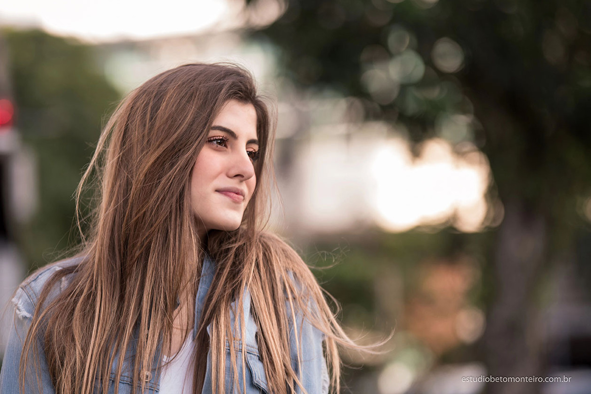 Aniversário de 15 anos - Foto e Filmagem - Debutante - Estúdio Beto Monteiro - Curitiba - fotografo de 15 anos - sessao de fotos - book de fotos - book de 15 anos - fotografo - yasmin muniz - book dos 15 - street - urbano - parque - luzes