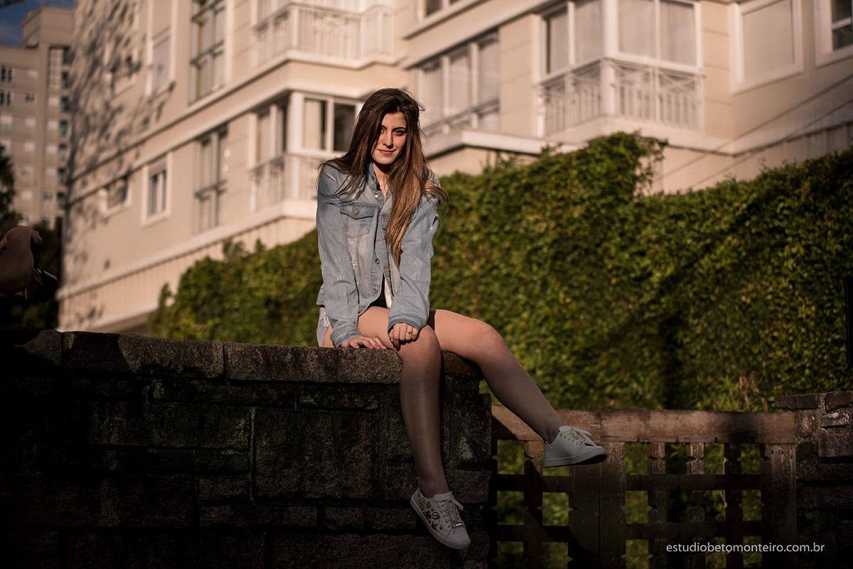 Aniversário de 15 anos - Foto e Filmagem - Debutante - Estúdio Beto Monteiro - Curitiba - fotografo de 15 anos - sessao de fotos - book de fotos - book de 15 anos - fotografo - yasmin muniz - book dos 15 - street - urbano - parque - luzes