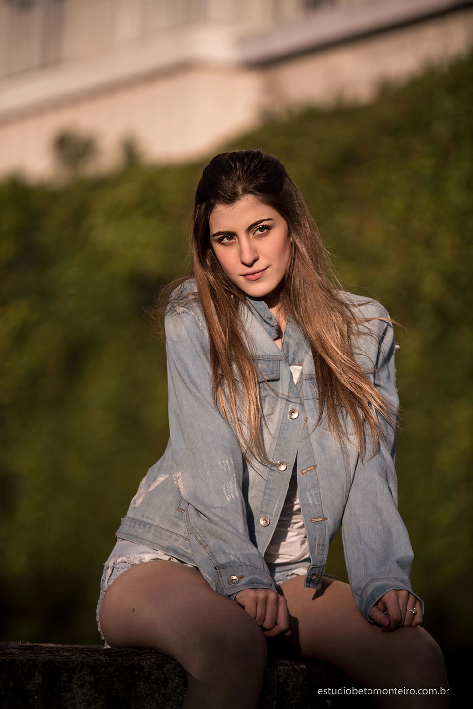 Aniversário de 15 anos - Foto e Filmagem - Debutante - Estúdio Beto Monteiro - Curitiba - fotografo de 15 anos - sessao de fotos - book de fotos - book de 15 anos - fotografo - yasmin muniz - book dos 15 - street - urbano - parque - luzes