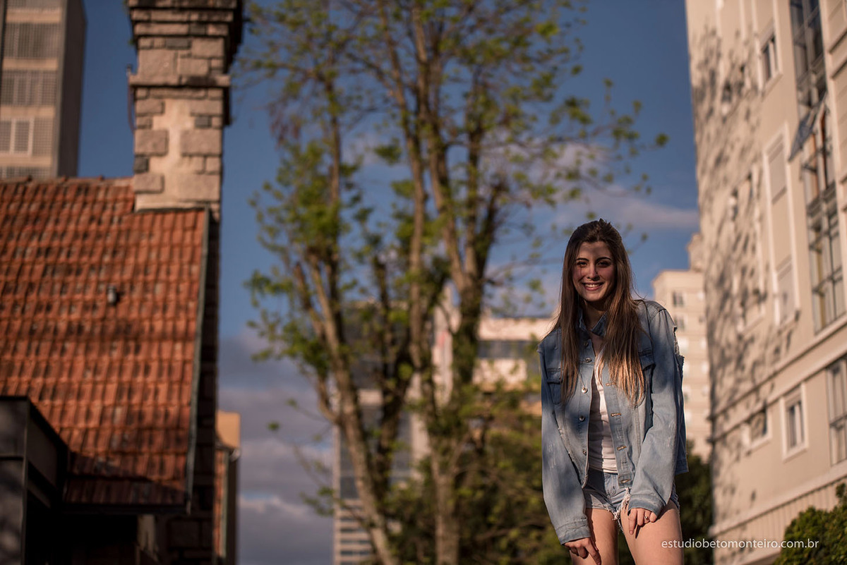 Aniversário de 15 anos - Foto e Filmagem - Debutante - Estúdio Beto Monteiro - Curitiba - fotografo de 15 anos - sessao de fotos - book de fotos - book de 15 anos - fotografo - yasmin muniz - book dos 15 - street - urbano - parque - luzes