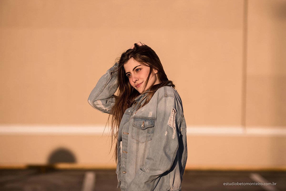 Aniversário de 15 anos - Foto e Filmagem - Debutante - Estúdio Beto Monteiro - Curitiba - fotografo de 15 anos - sessao de fotos - book de fotos - book de 15 anos - fotografo - yasmin muniz - book dos 15 - street - urbano - parque - luzes