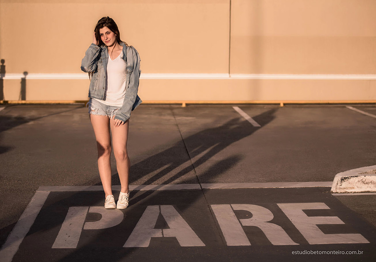 Aniversário de 15 anos - Foto e Filmagem - Debutante - Estúdio Beto Monteiro - Curitiba - fotografo de 15 anos - sessao de fotos - book de fotos - book de 15 anos - fotografo - yasmin muniz - book dos 15 - street - urbano - parque - luzes