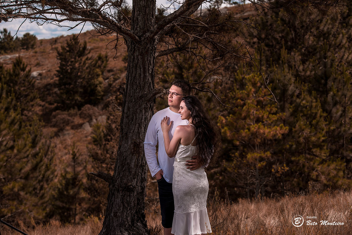 Casamento - Wedding - Pré-Casamento - Cobertura de casamento - foto e filmagem de casamento - Wedding Day - Pré-Wedding - Trash the dress - Estúdio Beto Monteiro - Curitiba - Recanto dos Papagaios - Palmeira - natureza verde - casal de branco