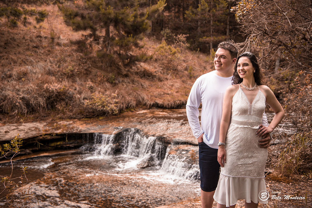 Casamento - Wedding - Pré-Casamento - Cobertura de casamento - foto e filmagem de casamento - Wedding Day - Pré-Wedding - Trash the dress - Estúdio Beto Monteiro - Curitiba - Recanto dos Papagaios - Palmeira - natureza verde - casal de branco