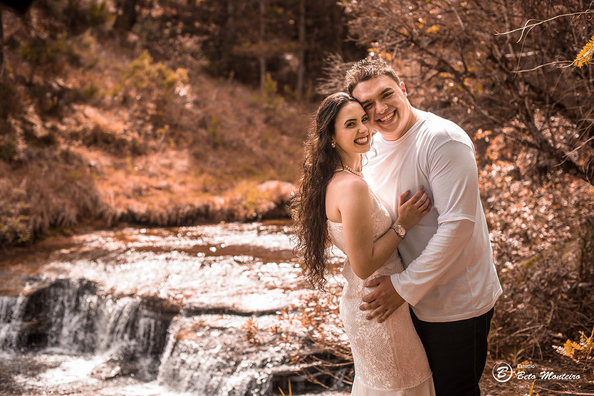 Casamento - Wedding - Pré-Casamento - Cobertura de casamento - foto e filmagem de casamento - Wedding Day - Pré-Wedding - Trash the dress - Estúdio Beto Monteiro - Curitiba - Recanto dos Papagaios - Palmeira - natureza verde - casal de branco