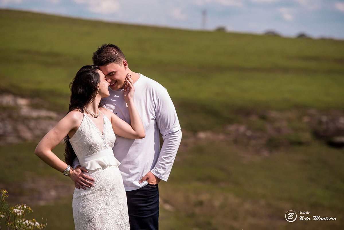 Casamento - Wedding - Pré-Casamento - Cobertura de casamento - foto e filmagem de casamento - Wedding Day - Pré-Wedding - Trash the dress - Estúdio Beto Monteiro - Curitiba - Recanto dos Papagaios - Palmeira - natureza verde - casal de branco