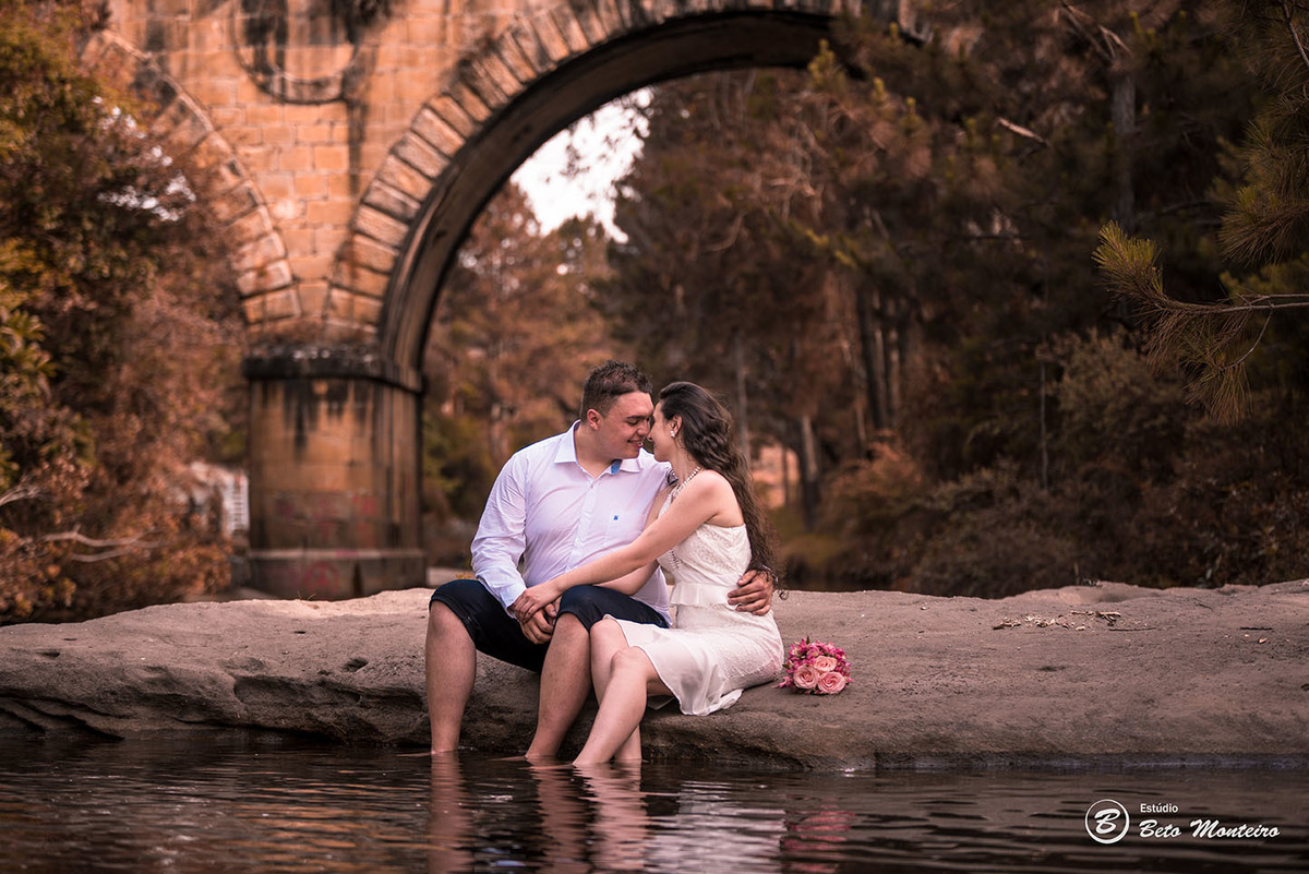 Casamento - Wedding - Pré-Casamento - Cobertura de casamento - foto e filmagem de casamento - Wedding Day - Pré-Wedding - Trash the dress - Estúdio Beto Monteiro - Curitiba - Recanto dos Papagaios - Palmeira - natureza verde - casal de branco