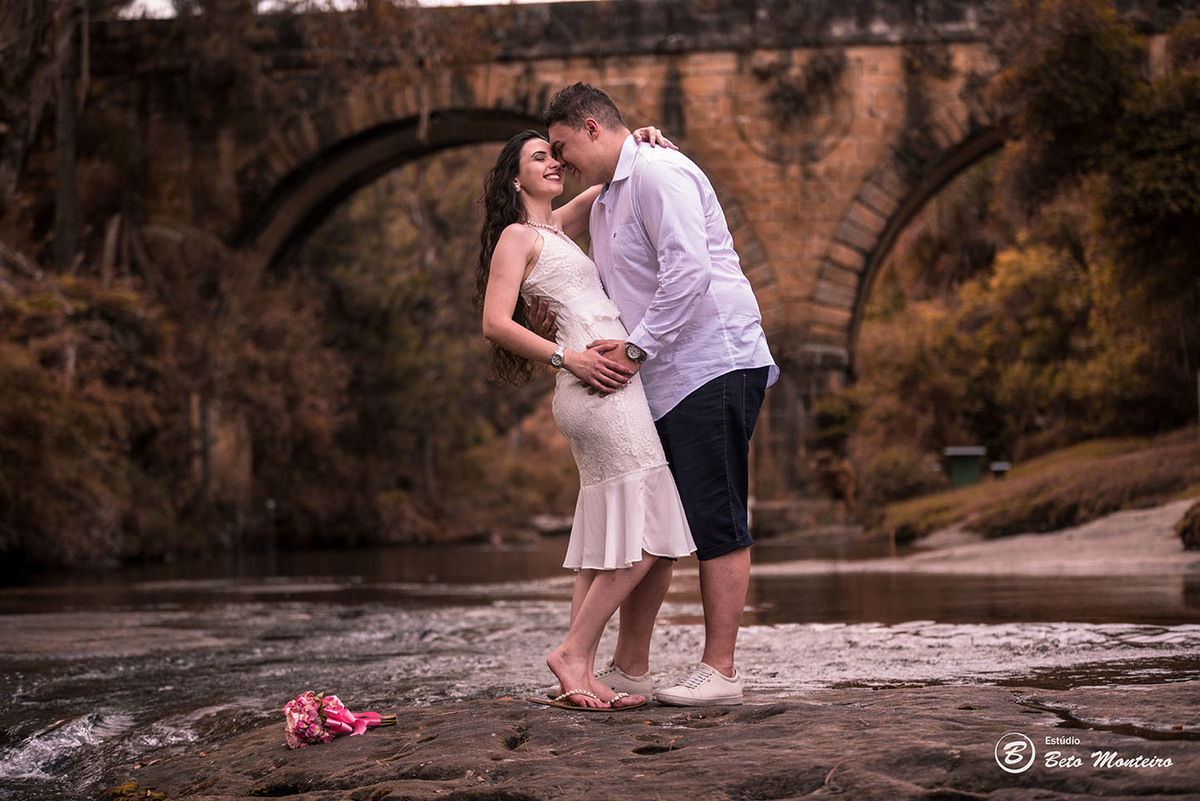 Casamento - Wedding - Pré-Casamento - Cobertura de casamento - foto e filmagem de casamento - Wedding Day - Pré-Wedding - Trash the dress - Estúdio Beto Monteiro - Curitiba - Recanto dos Papagaios - Palmeira - natureza verde - casal de branco