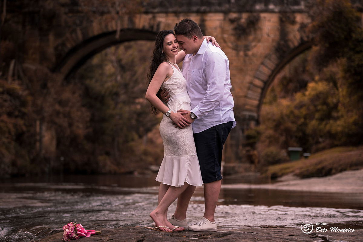 Casamento - Wedding - Pré-Casamento - Cobertura de casamento - foto e filmagem de casamento - Wedding Day - Pré-Wedding - Trash the dress - Estúdio Beto Monteiro - Curitiba - Recanto dos Papagaios - Palmeira - natureza verde - casal de branco
