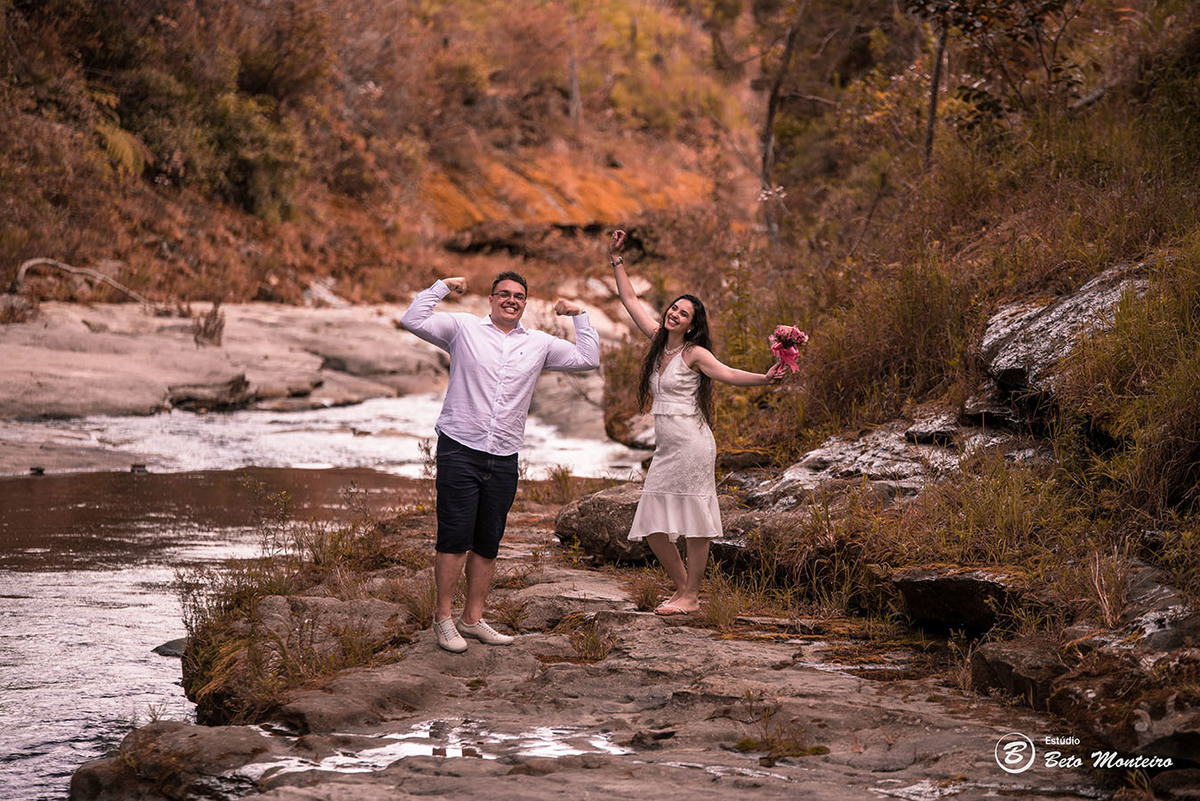 Casamento - Wedding - Pré-Casamento - Cobertura de casamento - foto e filmagem de casamento - Wedding Day - Pré-Wedding - Trash the dress - Estúdio Beto Monteiro - Curitiba - Recanto dos Papagaios - Palmeira - natureza verde - casal de branco