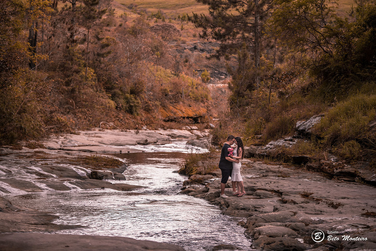 Casamento - Wedding - Pré-Casamento - Cobertura de casamento - foto e filmagem de casamento - Wedding Day - Pré-Wedding - Trash the dress - Estúdio Beto Monteiro - Curitiba - Recanto dos Papagaios - Palmeira - natureza verde - casal de branco
