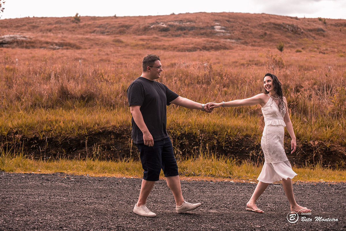 Casamento - Wedding - Pré-Casamento - Cobertura de casamento - foto e filmagem de casamento - Wedding Day - Pré-Wedding - Trash the dress - Estúdio Beto Monteiro - Curitiba - Recanto dos Papagaios - Palmeira - natureza verde - casal de branco