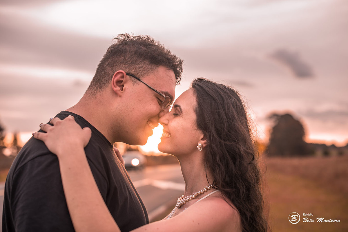 Casamento - Wedding - Pré-Casamento - Cobertura de casamento - foto e filmagem de casamento - Wedding Day - Pré-Wedding - Trash the dress - Estúdio Beto Monteiro - Curitiba - Recanto dos Papagaios - Palmeira - natureza verde - casal de branco
