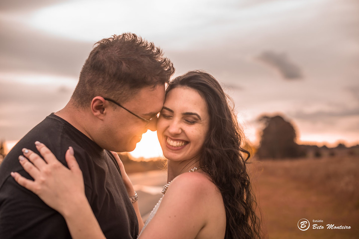 Casamento - Wedding - Pré-Casamento - Cobertura de casamento - foto e filmagem de casamento - Wedding Day - Pré-Wedding - Trash the dress - Estúdio Beto Monteiro - Curitiba - Recanto dos Papagaios - Palmeira - natureza verde - casal de branco