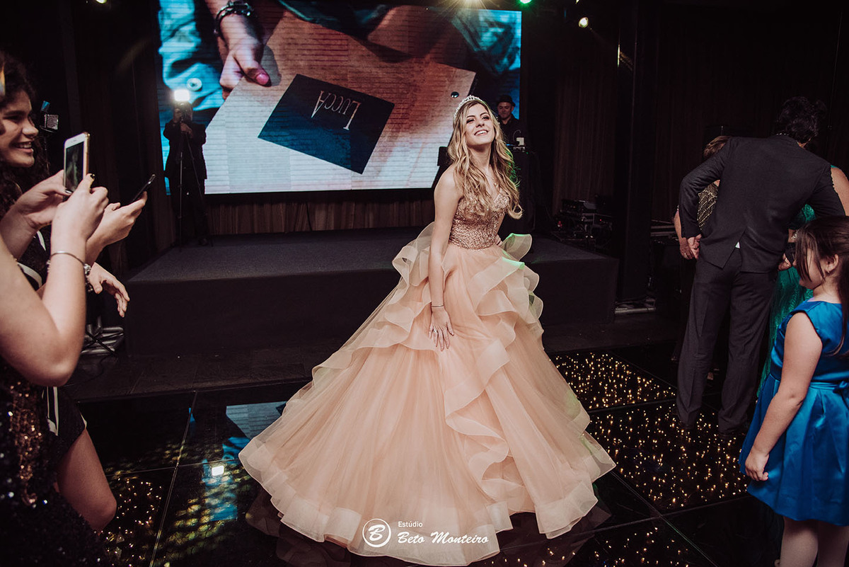 Aniversário de 15 anos - Cobertura fotografica - Cobertura de filmagem - Foto e Filmagem de 15 anos - Debutante - Estúdio Beto Monteiro - Curitiba - fotografo de 15 anos - buffet ilha do melh - jad decoracoes
