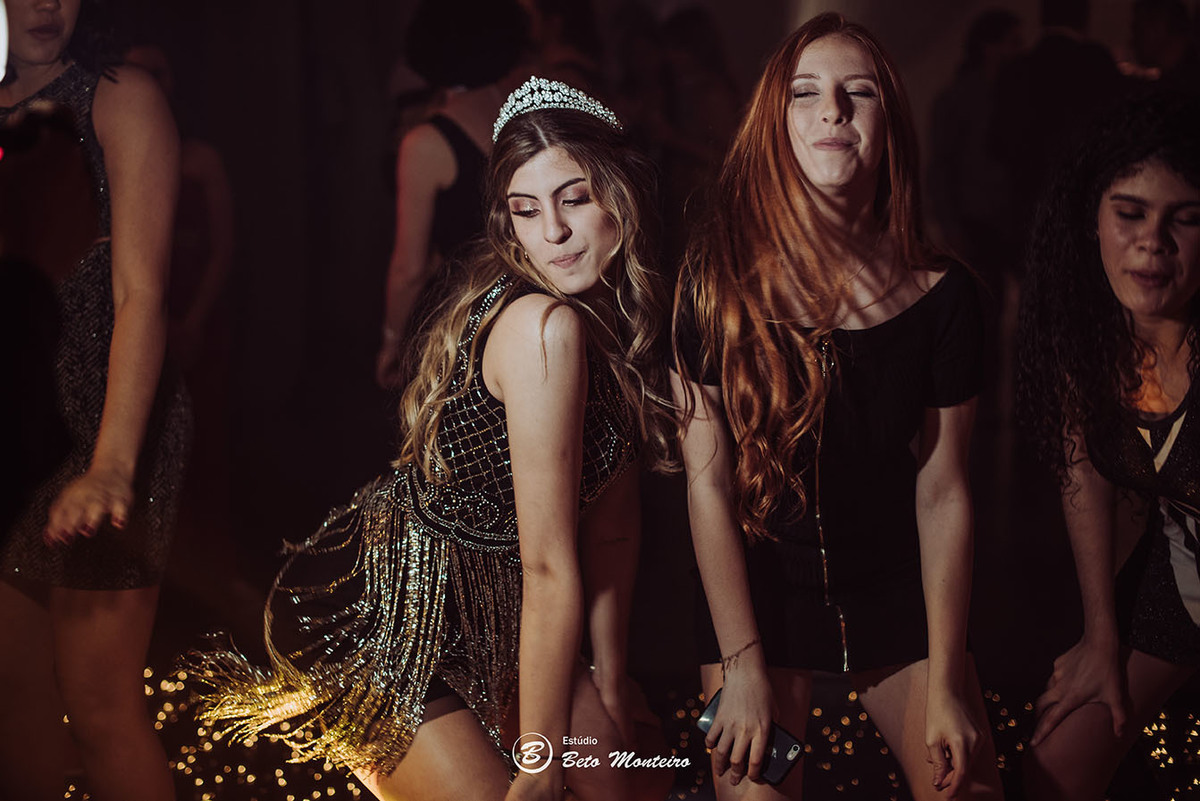 Aniversário de 15 anos - Cobertura fotografica - Cobertura de filmagem - Foto e Filmagem de 15 anos - Debutante - Estúdio Beto Monteiro - Curitiba - fotografo de 15 anos - buffet ilha do melh - jad decoracoes