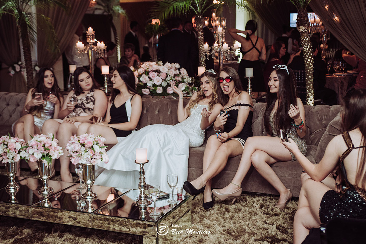 Aniversário de 15 anos - Cobertura fotografica - Cobertura de filmagem - Foto e Filmagem de 15 anos - Debutante - Estúdio Beto Monteiro - Curitiba - fotografo de 15 anos - buffet ilha do melh - jad decoracoes