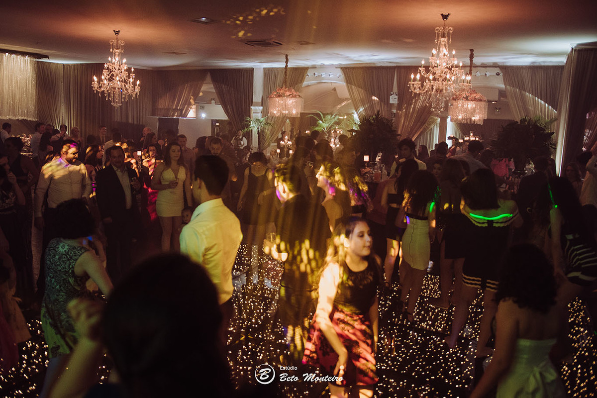 Aniversário de 15 anos - Cobertura fotografica - Cobertura de filmagem - Foto e Filmagem de 15 anos - Debutante - Estúdio Beto Monteiro - Curitiba - fotografo de 15 anos - buffet ilha do melh - jad decoracoes