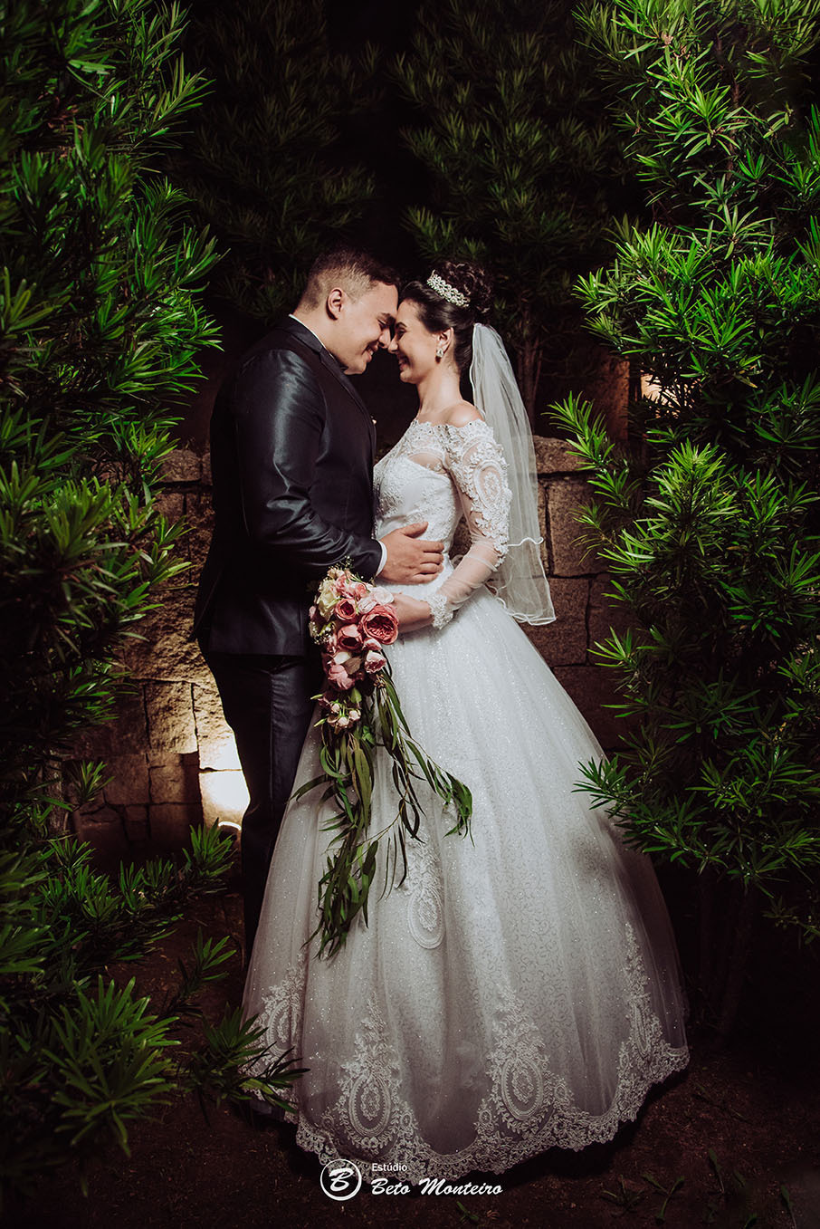 Casamento - Pré-Casamento - Pré-wedding - Trash the dress - Book de casal - Sessão de noivos - Estúdio Beto Monteiro - Curitiba - Deucher Hall - Buffet Deucher - Patricia Stocco e Thomas Maurilio - fotografo de casamento