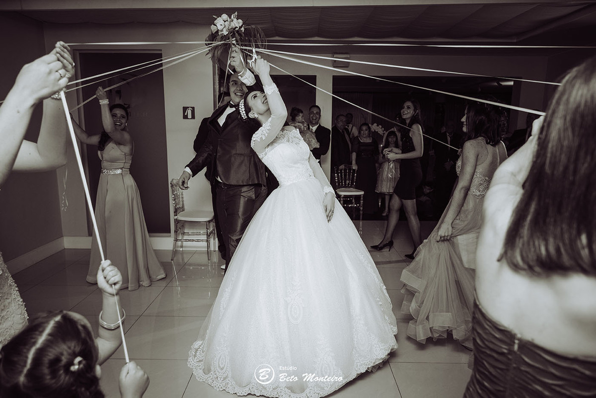 Casamento - Pré-Casamento - Pré-wedding - Trash the dress - Book de casal - Sessão de noivos - Estúdio Beto Monteiro - Curitiba - Deucher Hall - Buffet Deucher - Patricia Stocco e Thomas Maurilio - fotografo de casamento