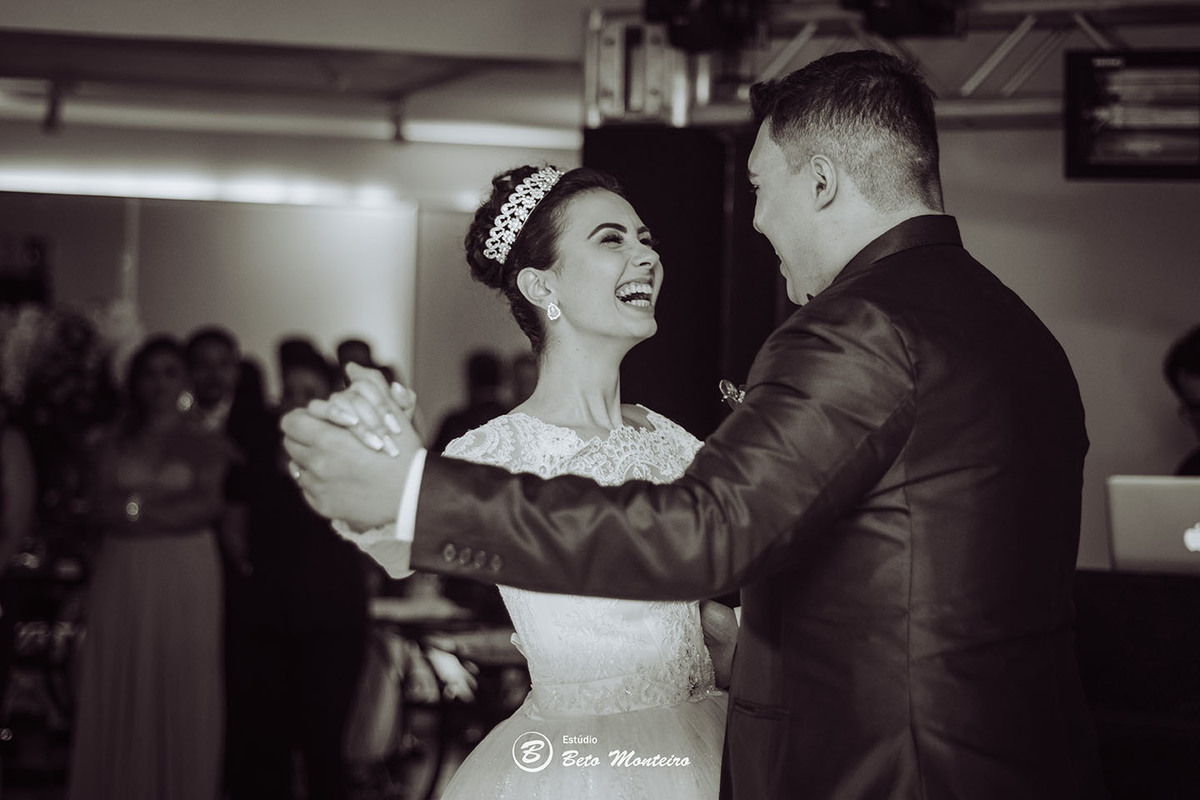 Casamento - Pré-Casamento - Pré-wedding - Trash the dress - Book de casal - Sessão de noivos - Estúdio Beto Monteiro - Curitiba - Deucher Hall - Buffet Deucher - Patricia Stocco e Thomas Maurilio - fotografo de casamento