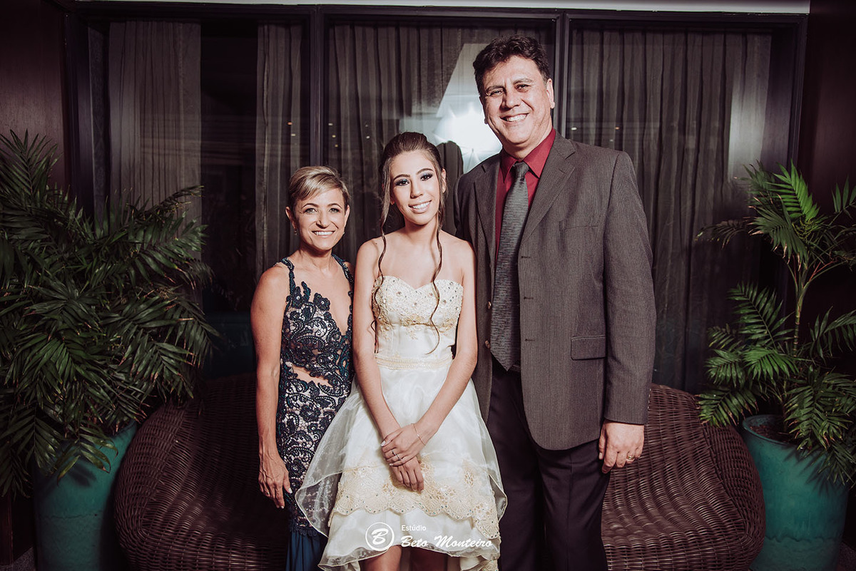 Aniversário de 15 anos - Cobertura fotografica - Cobertura de filmagem - Foto e Filmagem de 15 anos - Debutante - Estúdio Beto Monteiro - Curitiba - fotografo de 15 anos - ohana restaurante - Ananda lima makeup - pink cerimonial