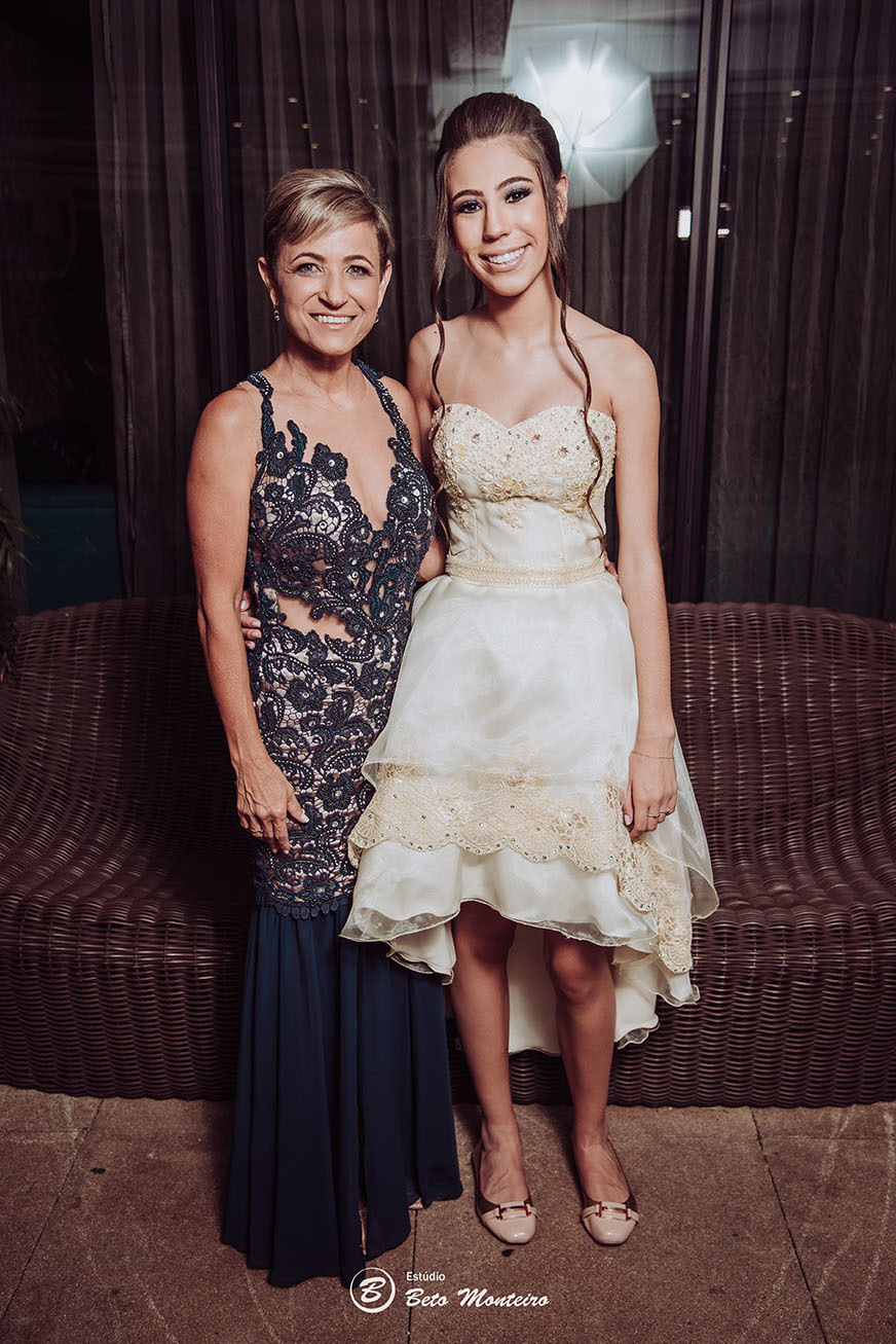 Aniversário de 15 anos - Cobertura fotografica - Cobertura de filmagem - Foto e Filmagem de 15 anos - Debutante - Estúdio Beto Monteiro - Curitiba - fotografo de 15 anos - ohana restaurante - Ananda lima makeup - pink cerimonial