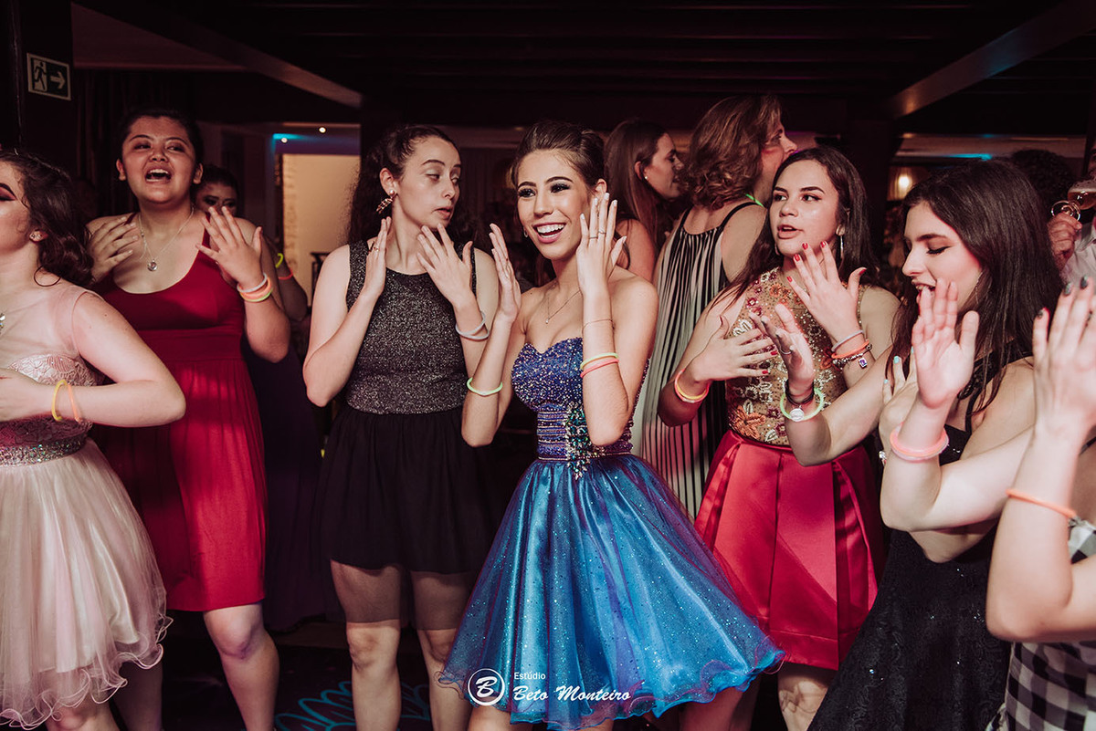 Aniversário de 15 anos - Cobertura fotografica - Cobertura de filmagem - Foto e Filmagem de 15 anos - Debutante - Estúdio Beto Monteiro - Curitiba - fotografo de 15 anos - ohana restaurante - Ananda lima makeup - pink cerimonial