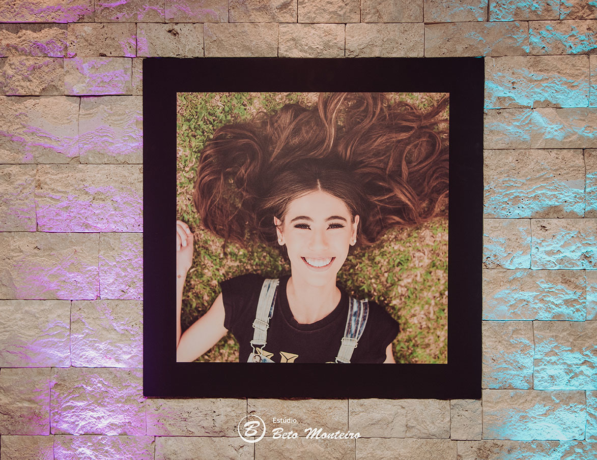 https://www.estudiobetomonteiro.com.br/portfolio/15-anos/365303-fotografo-15-anos-jessica-ohana-curitiba