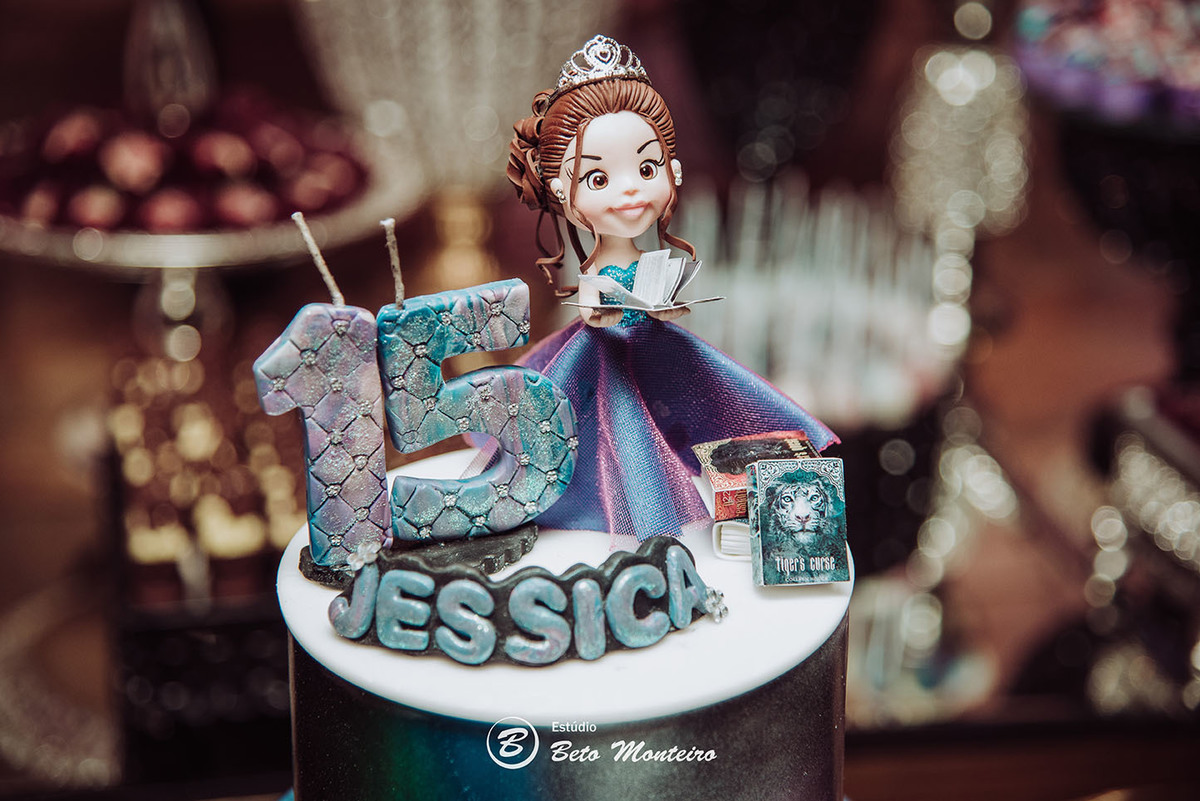 https://www.estudiobetomonteiro.com.br/portfolio/15-anos/365303-fotografo-15-anos-jessica-ohana-curitiba