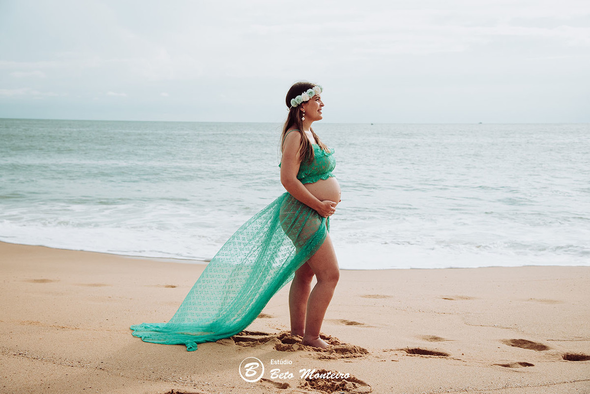 Laura Monteiro e Kleber - Isabela - Book Gestante e Familia em Curitiba - Vestido rosa - Praia - Laranjeiras - Balneario Camboriu - Book de gestante na praia - Fotos ao ar livre - Grávida - Gestação - Estudio Beto Monteiro