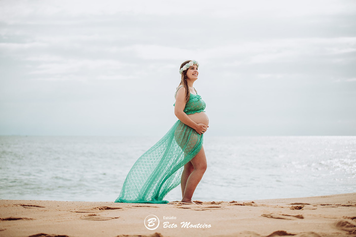 Laura Monteiro e Kleber - Isabela - Book Gestante e Familia em Curitiba - Vestido rosa - Praia - Laranjeiras - Balneario Camboriu - Book de gestante na praia - Fotos ao ar livre - Grávida - Gestação - Estudio Beto Monteiro