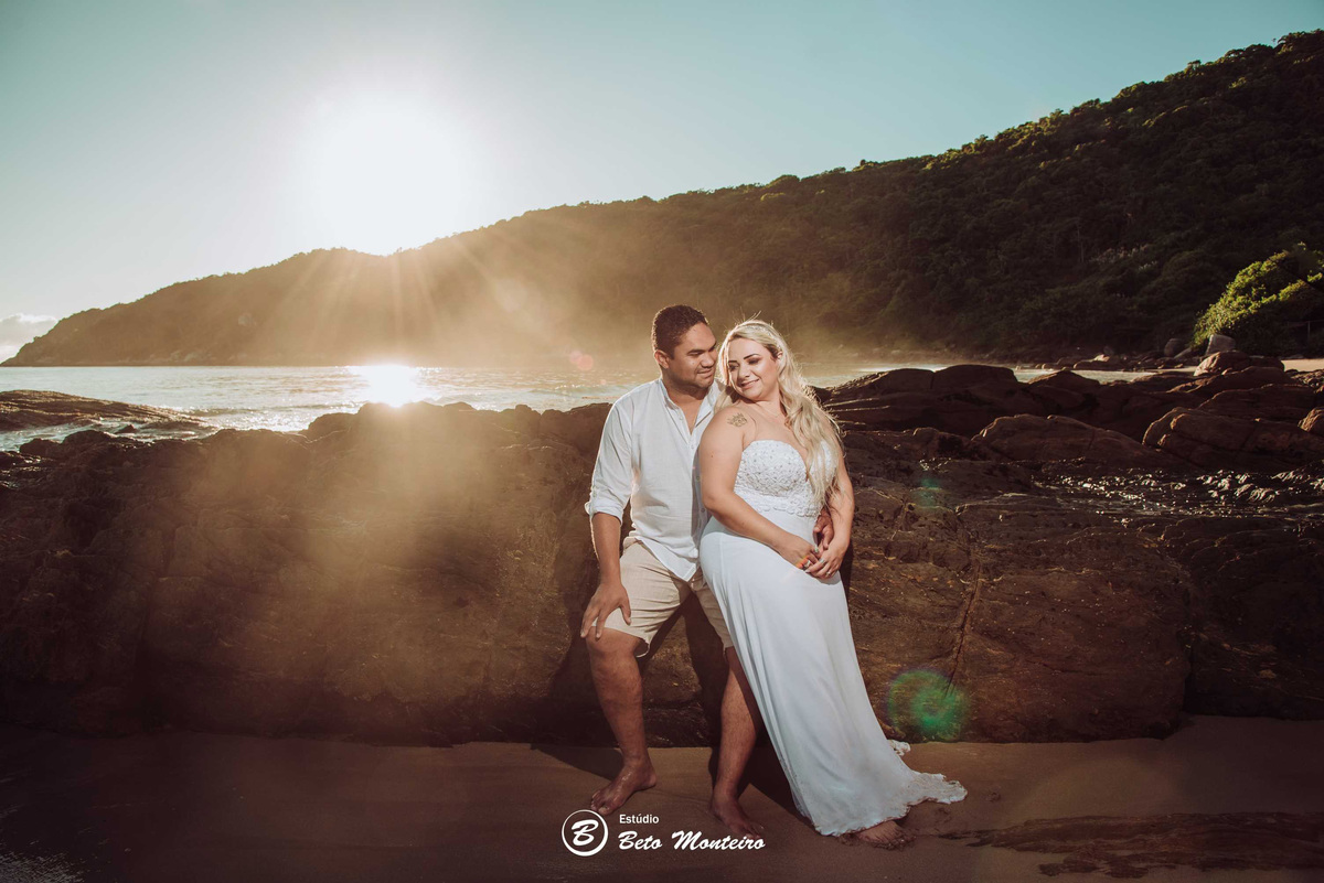 Casamento - Wedding - Pré-Casamento - Cobertura de casamento - foto e filmagem de casamento - Wedding Day - Pré-Wedding - Trash the dress - Estúdio Beto Monteiro - Curitiba - bombinhas - balneario camboriu -  casal de branco
