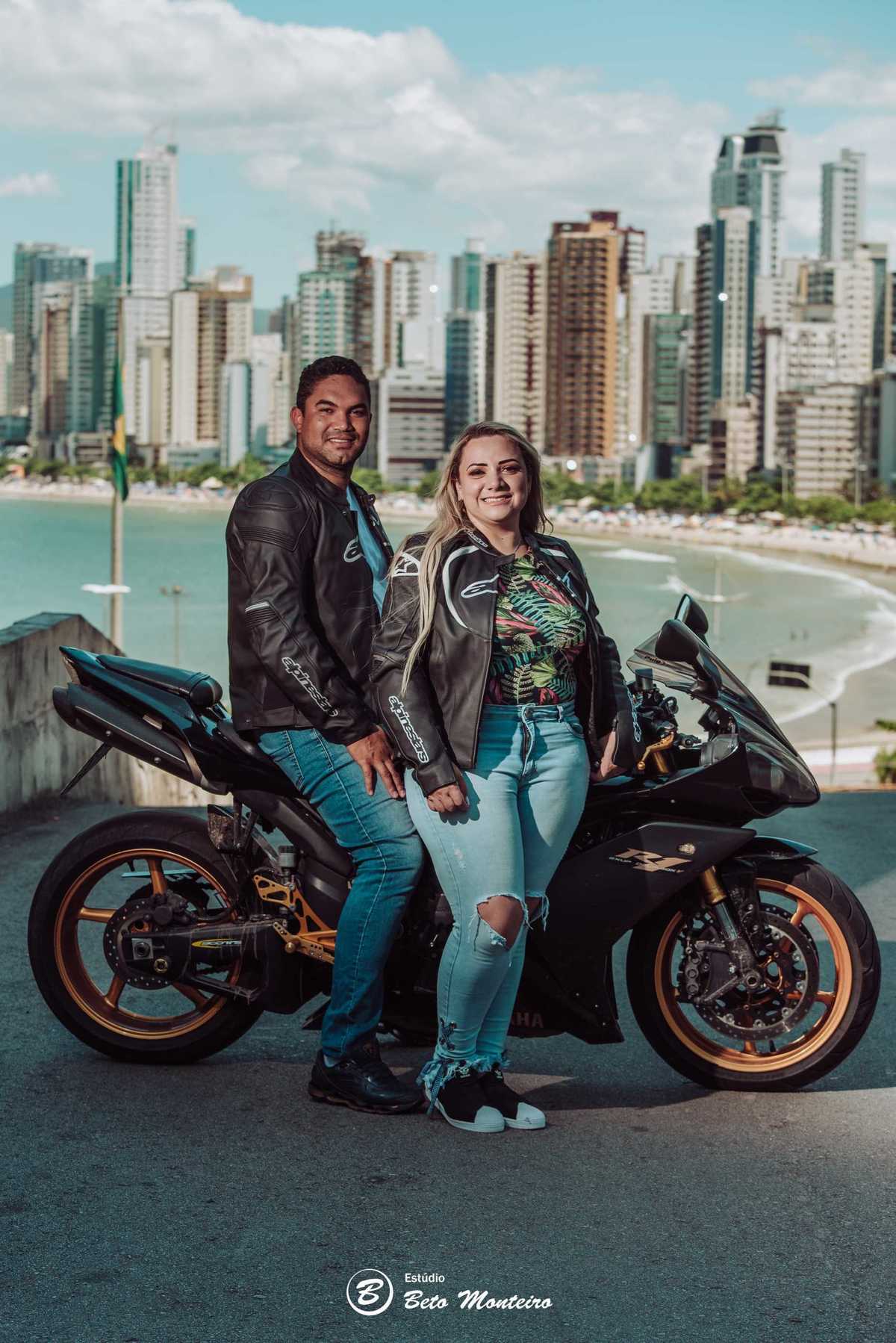 Casamento - Wedding - Pré-Casamento - Cobertura de casamento - foto e filmagem de casamento - Wedding Day - Pré-Wedding - Trash the dress - Estúdio Beto Monteiro - Curitiba - bombinhas - balneario camboriu -  casal de branco