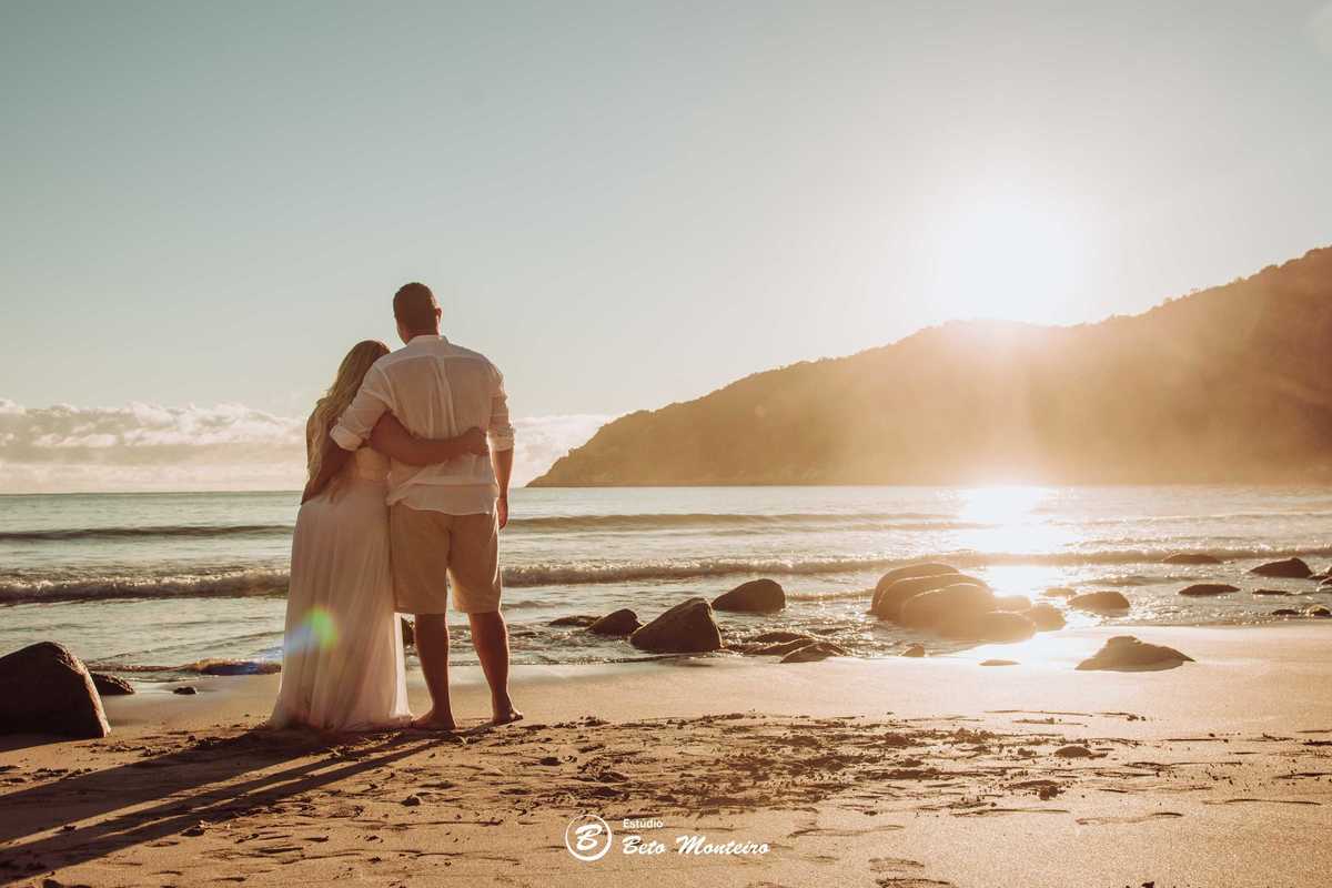 Casamento - Wedding - Pré-Casamento - Cobertura de casamento - foto e filmagem de casamento - Wedding Day - Pré-Wedding - Trash the dress - Estúdio Beto Monteiro - Curitiba - bombinhas - balneario camboriu -  casal de branco