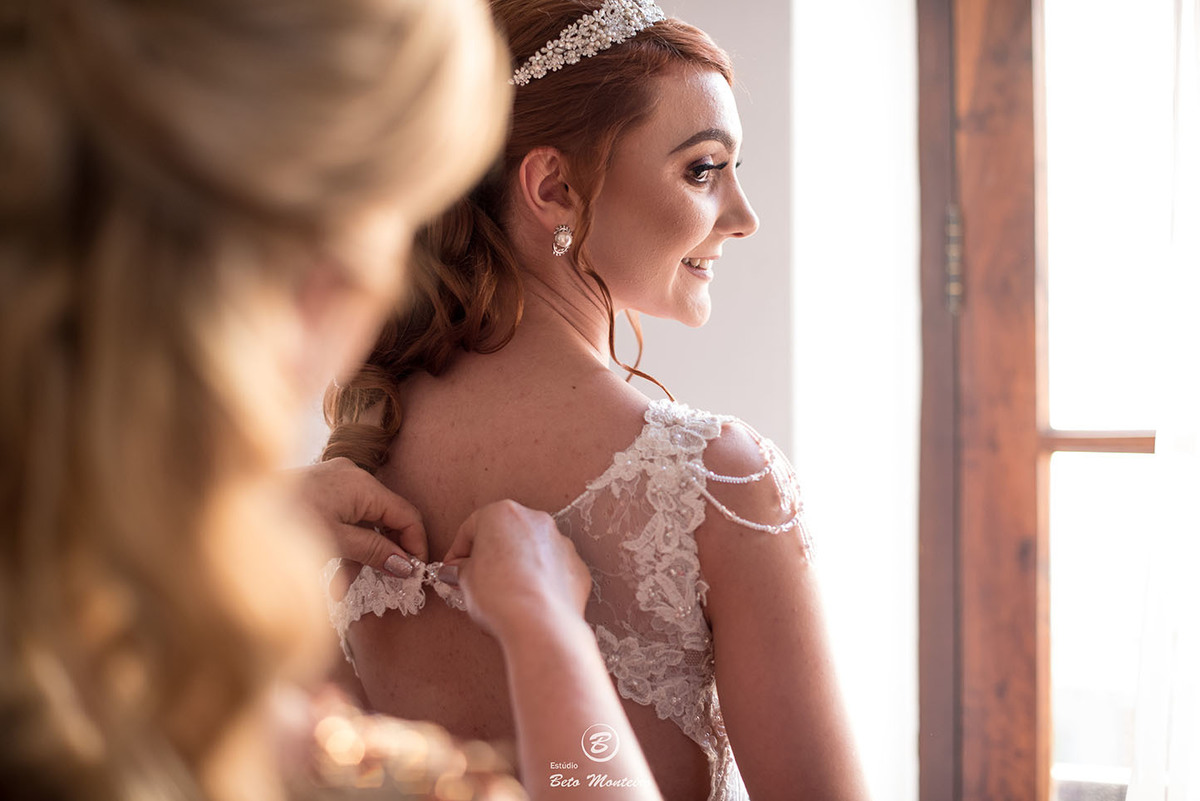 Casamento - Wedding - Pré-Casamento - Cobertura de casamento - foto e filmagem de casamento - Wedding Day - Pré-Wedding - Trash the dress - Estúdio Beto Monteiro - Curitiba - fotografia de casamento - são josé dos pinhais - winners - noiva com vestido