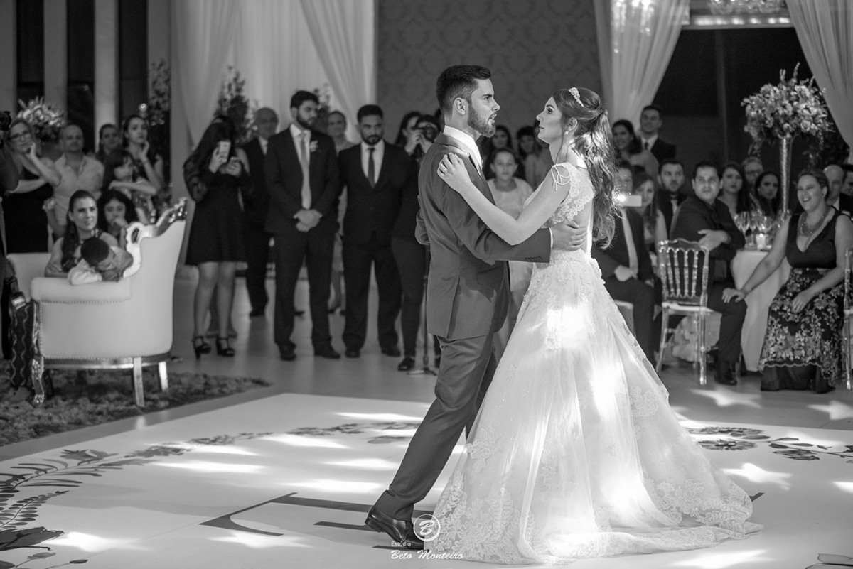 Casamento - Wedding - Pré-Casamento - Cobertura de casamento - foto e filmagem de casamento - Wedding Day - Pré-Wedding - Trash the dress - Estúdio Beto Monteiro - Curitiba - fotografia de casamento - são josé dos pinhais - winners - dança dos noivos